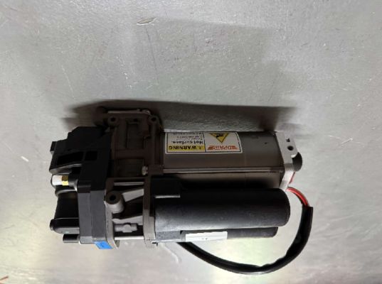 پمپ تعلیق آودی Airmatic 80A616005 40A616005E برای آودی Q5/Sportback 2017 - 2025